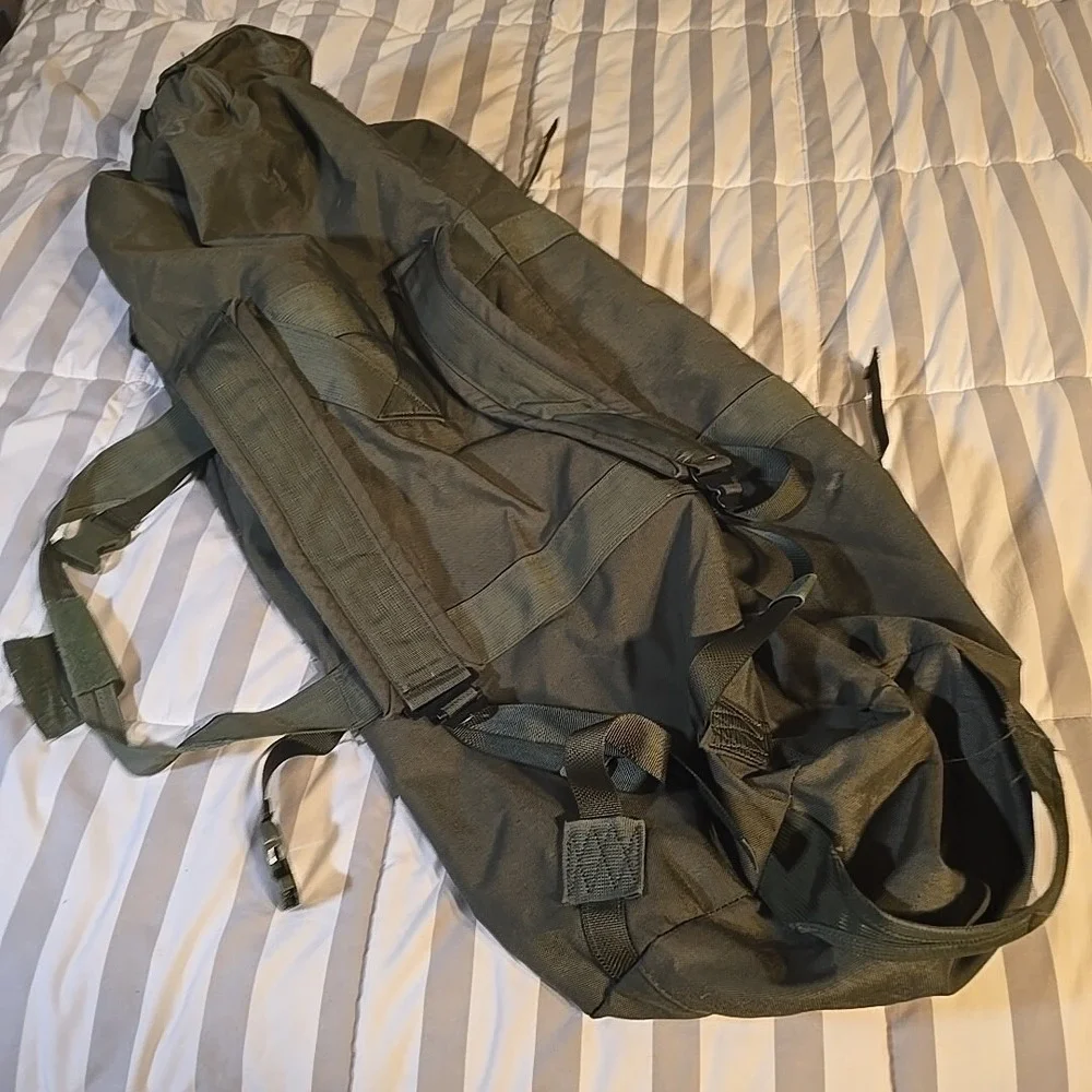 Genuine Issue Zippered Gear Improved Transport‎ Duffel Bag Olive Drab Green